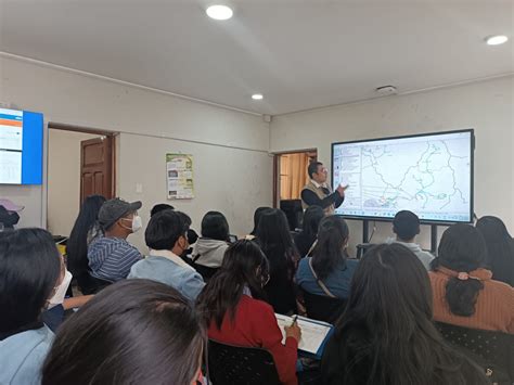 Alumnos De Undac Pasco Realizan Visita Guiada A Sala De Monitoreo