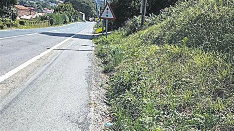 Quejas De Los Vecinos De Lavacolla Por El Estado De La Carretera Y Las