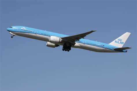 Klmオランダ航空 Boeing 777 300 Ph Bvp アムステルダム・スキポール国際空港 航空フォト By Nikeさん 撮影