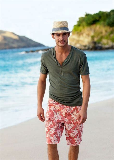 8 Cool Men S Beach Vacation Outfits With Hats What You Can T Miss