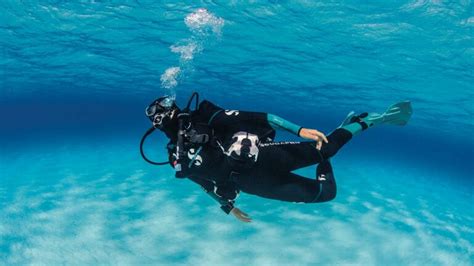 Scuba Gear and Equipment Guide - Scuba.com