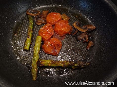 Arroz Basmati Espargos Verdes Frescos E Salteado De Tomate E