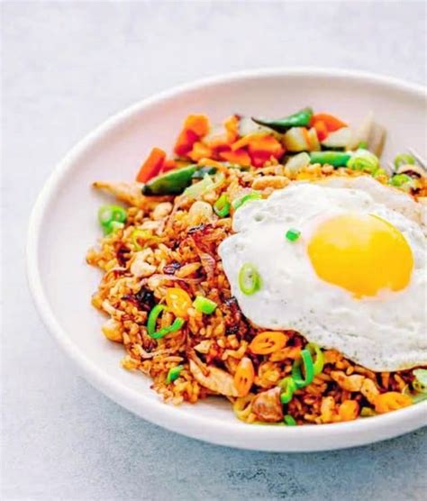 Resep Nasi Goreng Spesial Ala Rumahan Rasa Restoran Pedasnya Nampol