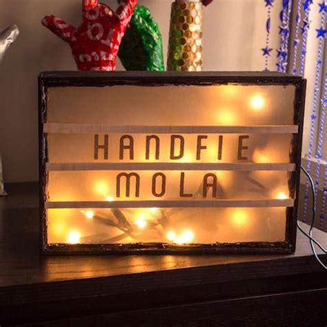 Cómo hacer un cartel luminoso Handfie DIY