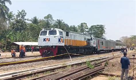 Jalur Rel Kecelakaan Kereta Argo Semeru Sudah Bisa Dilalui Dengan