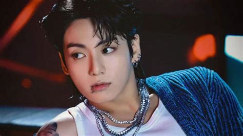 Lagi Wamil Tetap Berprestasi Jungkook Bts Sukses Samai Rekor Lagu Hits