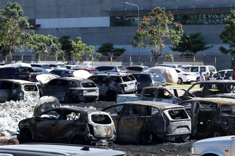 Sasakyan Nasunog Sa Naia Terminal Parking Lot Pang Masa