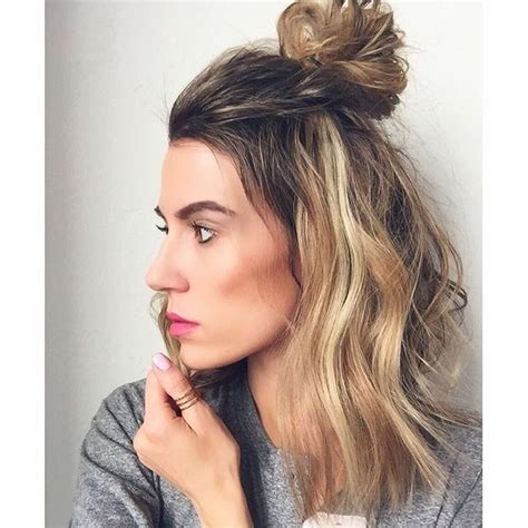 Half Bun Ecco Il Mezzo Chignon Che Sta Conquistando Tutti Lunghezze