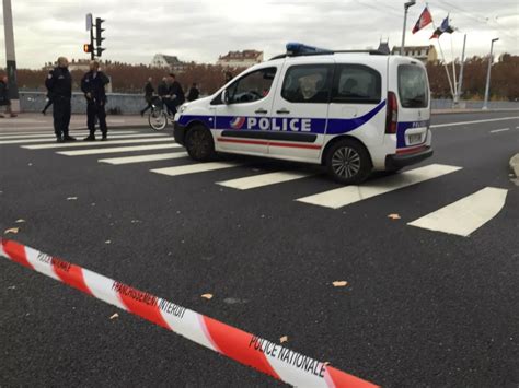 Lyon un colis suspect dans un bus paralyse le centre ville Màj