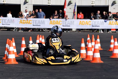 Jugend Kartslalom Motorsport Im Adac Nordrhein