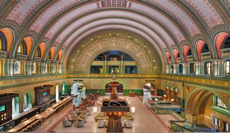 St. Louis Union Station Hotel Preserves Golden Age of Rail Travel