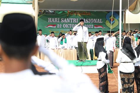 Naskah Resolusi Jihad Dibacakan Dalam Apel Peringatan Hari Santri