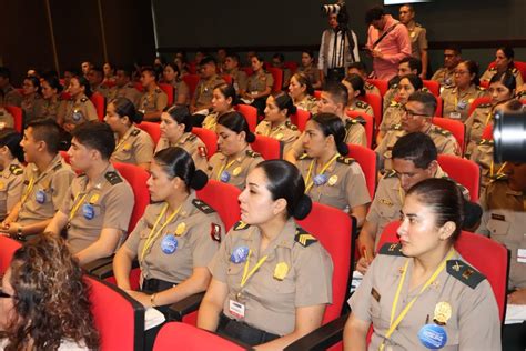 Polic A Nacional Del Per On Twitter El Sr General Pnp Carlos Chong