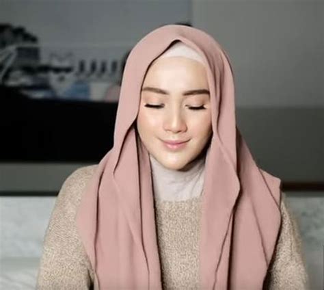 Tutorial Memakai Hijab Segi Empat Saudia Ragam Muslim