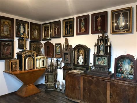 Muzeum Sztuki Sakralnej W Ligocie Dolnej Pod Gora Sw Anny Strzelce