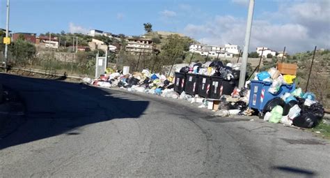 Reggio Calabria Continua L Emergenza Rifiuti In Citt Pietrastorta