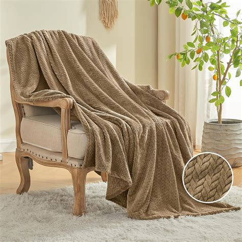 Amazon.com: INFIIXSO Fleece Twin Blanket for Bed - Leaves Pattern ...