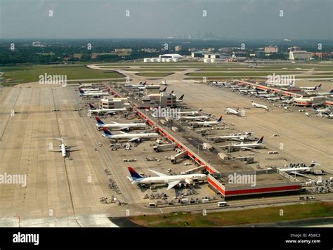 Atlanta Airport Aerial Hi Res Stock Photography And Images Alamy