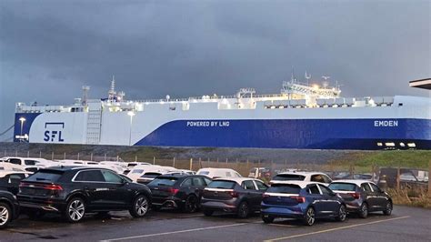 Hafen In Emden Neuer Autotransporter F R Volkswagen Mit Dem Namen