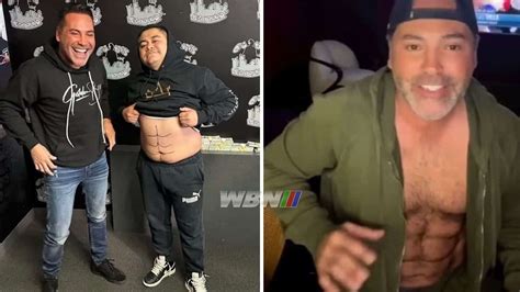 Fan Draws On Abs To Copy A Creased Oscar De La Hoya In Photo Op World