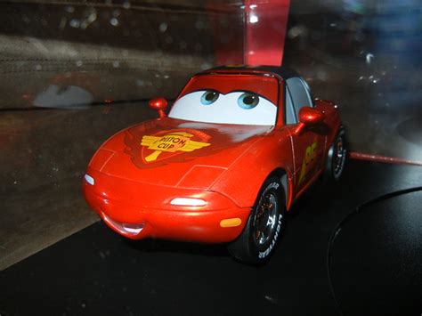 Disney Store 1:18 Scale LIMITED Lightning McQueen & Mia and Tia DISPLAY set | Just Jdm Photography