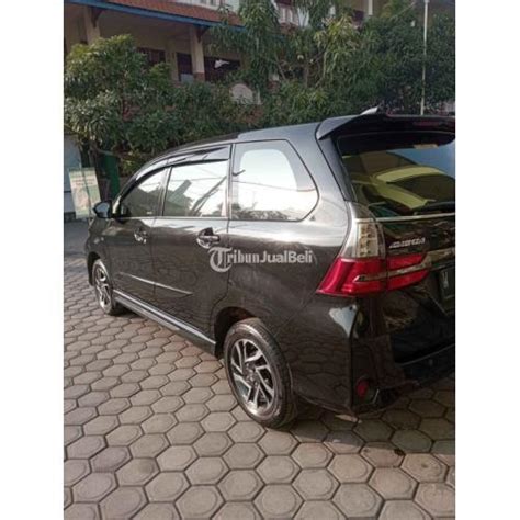 Mobil Toyota Avanza Veloz Bekas Tahun Manual Warna Hitam Siap