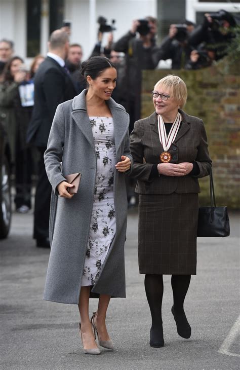 Photo Meghan Markle En Robe Fleurie Manteau Soia Kyo Et Escarpins