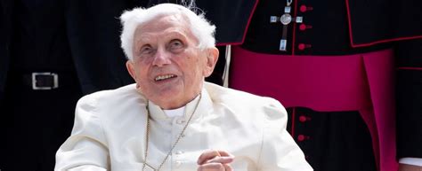 Papa Francesco Pregate Per Benedetto Xvi Molto Malato Huffpost