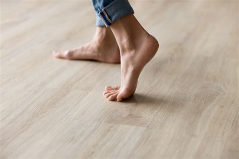 Vinyl Vs Laminate Flooring Which Is The Best For Your Renovation