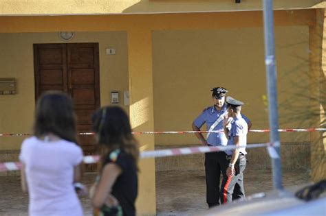 Ancona La Madre Dell Uomo Che Ha Accoltellato La Figlia Di Mesi