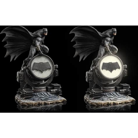 So Ka Iron Studios Batman Na Batsignal Deluxe Zack Snyder S Juistice