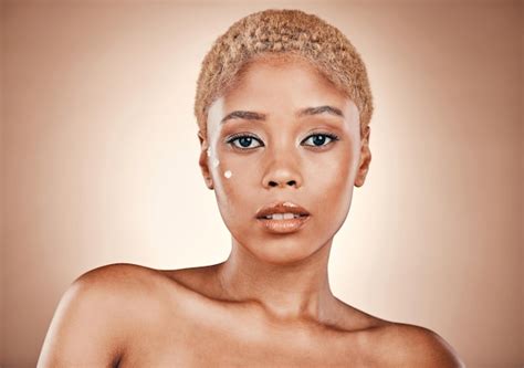 Premium Photo Beauty Skincare And Portrait Of Black Woman With Cream