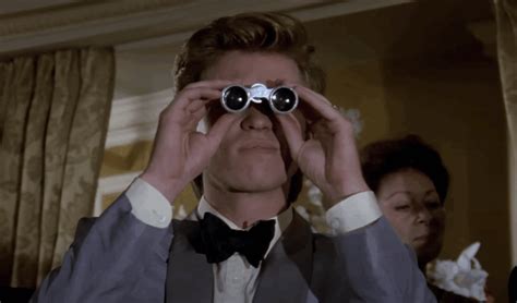 Roger Ebert Adored Val Kilmers Movie With No Plot By The Naked Gun