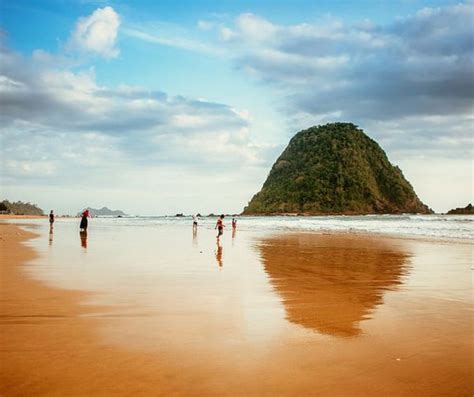 Pesona Pantai Pulau Merah Banyuwangi Jelajahnesiaid