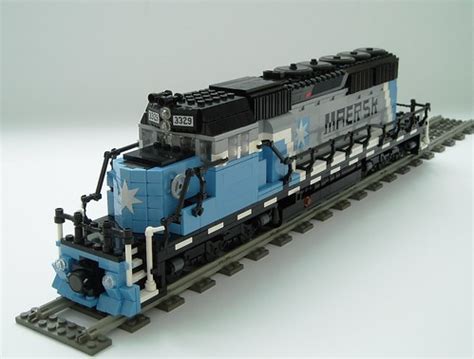 MOC: 8-Wide Maersk Train - LEGO Train Tech - Eurobricks Forums