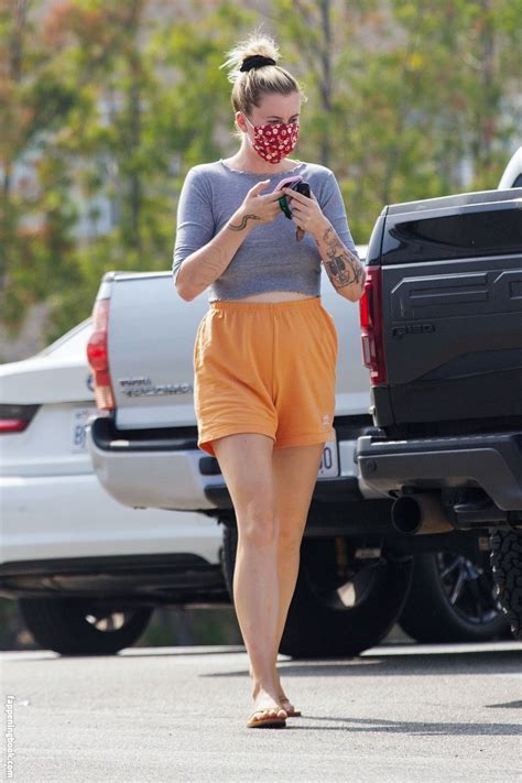 Ireland Baldwin Irelandbasingerbaldwin Nude The Fappening Photo FappeningBook