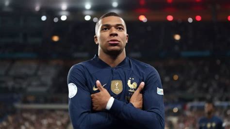 A closer look at Kylian Mbappe: Can England stop the World Cup's form ...