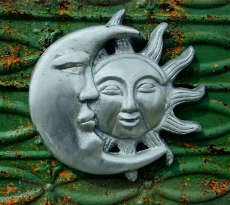 10 Aluminum Sun And Moon Wall Hanging