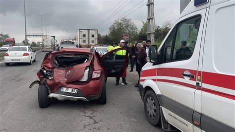 Bolu da kamyonun çarptığı otomobildeki 4 kişi yaralandı Son Dakika