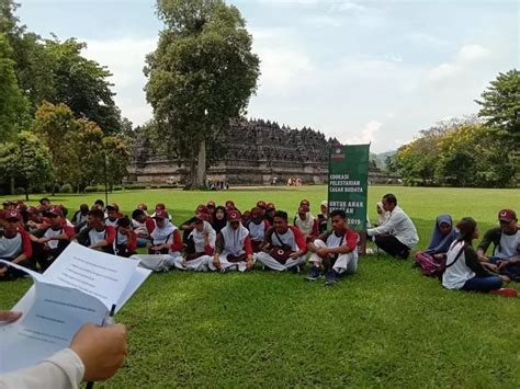 Hari Warisan Dunia Diperingati Di Borobudur Krjogja