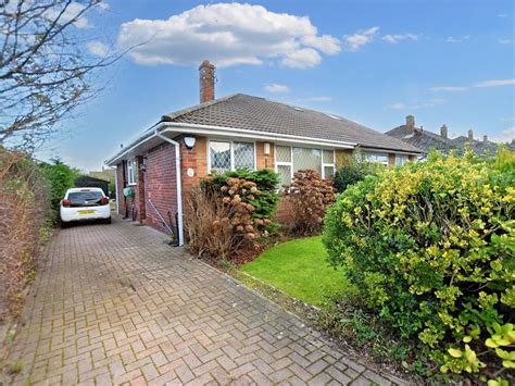 2 Bed Bungalow For Sale In St Margarets Avenue Horsforth Leeds West