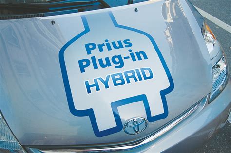 Toyota A Lansat N Rom Nia Modelul Prius Plug In Hybrid