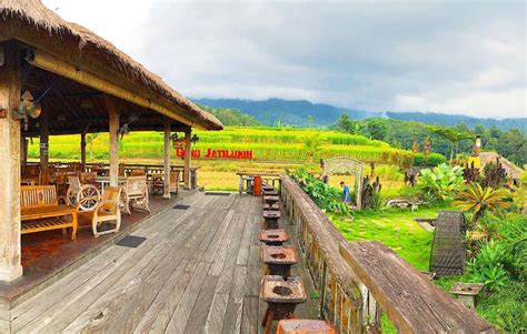 Gong Jatiluwih Restoran Bali Dengan Pemandangan 3 Gunung