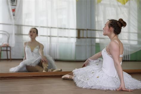 Premium Photo Pretty Girl Ballet Dancer Practicing