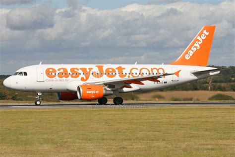 G EZAD G EZAD EasyJet U2 EZY Airbus A319 111 C N 2702 Flickr