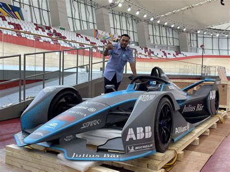 Inilah Penampakan Replika Mobil Formula E Yang Bakal Dipamerkan