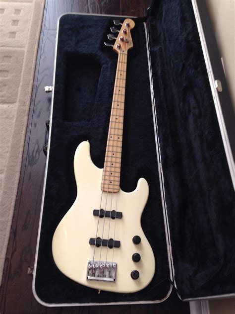 Sold 90s Fender Jazz Bass Plus