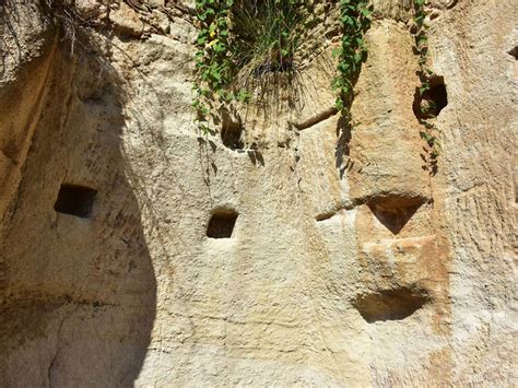 Scopri Le Grotte Rupestri Di Zungri Con Villa Paola Tropea