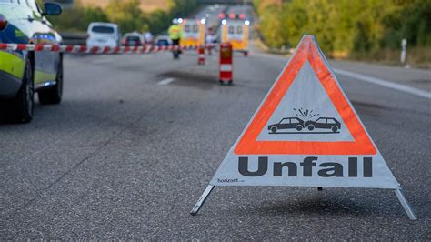 Heftiger Crash Auf Der A Autobahn Nach Stunden Sperrung Frei