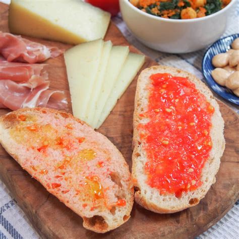 Pan Con Tomate Pa Amb Tomàquet Spanish Tomato Bread Carolines Cooking